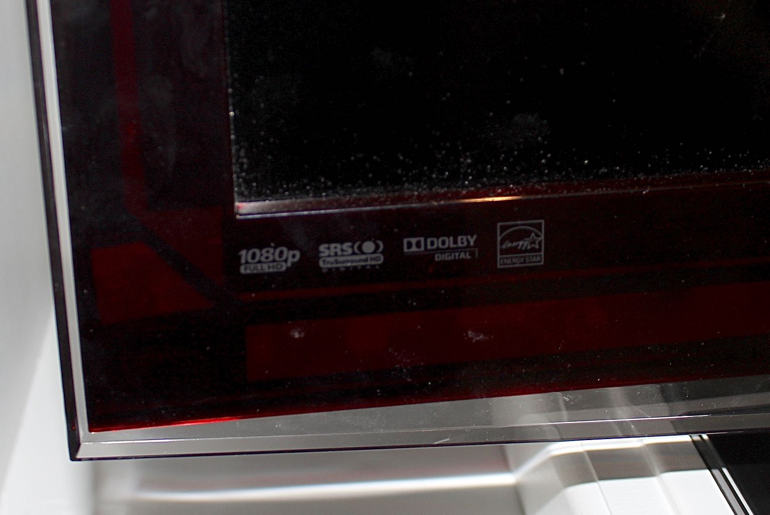 Samsung Series 5 550 LCD Flat Screen TV + JVC DR-MV 150