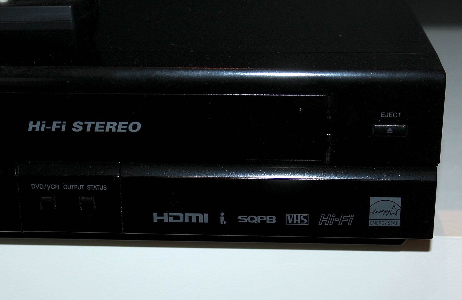 Samsung Series 5 550 LCD Flat Screen TV + JVC DR-MV 150