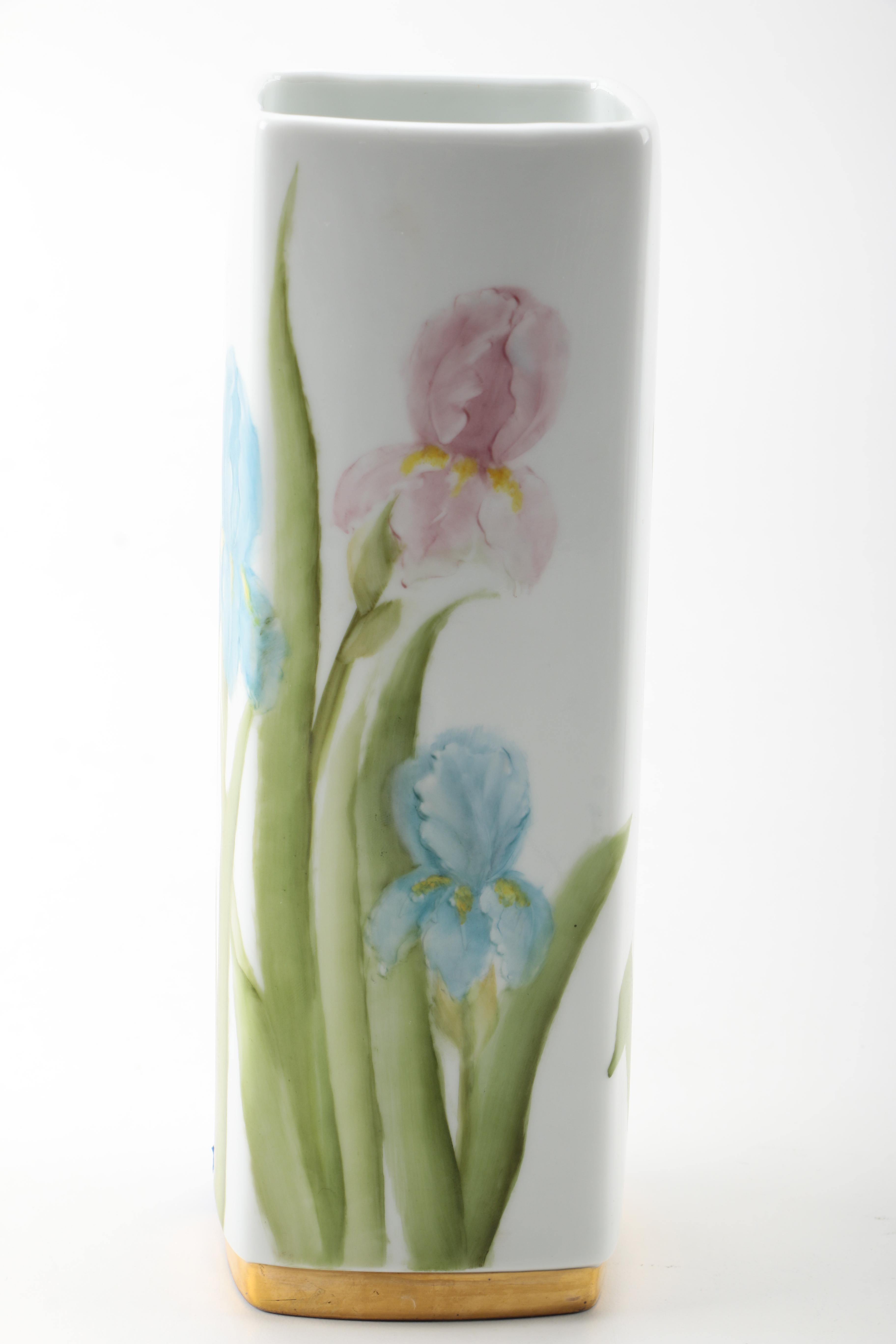 Gerold-Porzellan Bavarian Hand-Painted Porcelain Vase