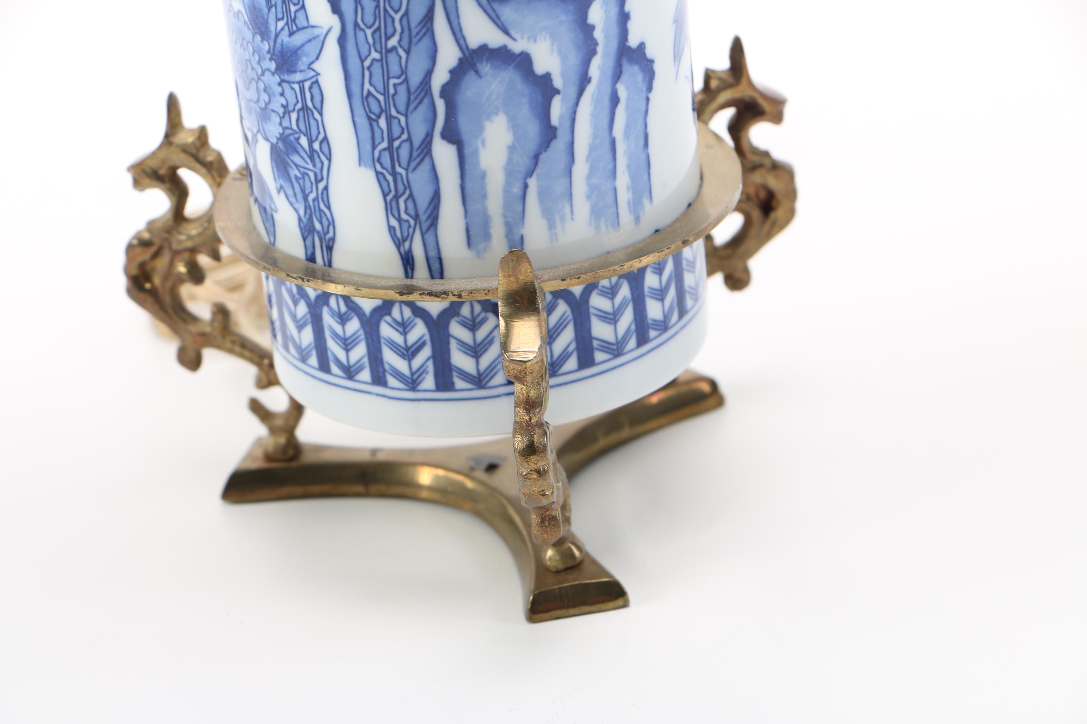 Toile Blue and White Ceramic Table Lamp