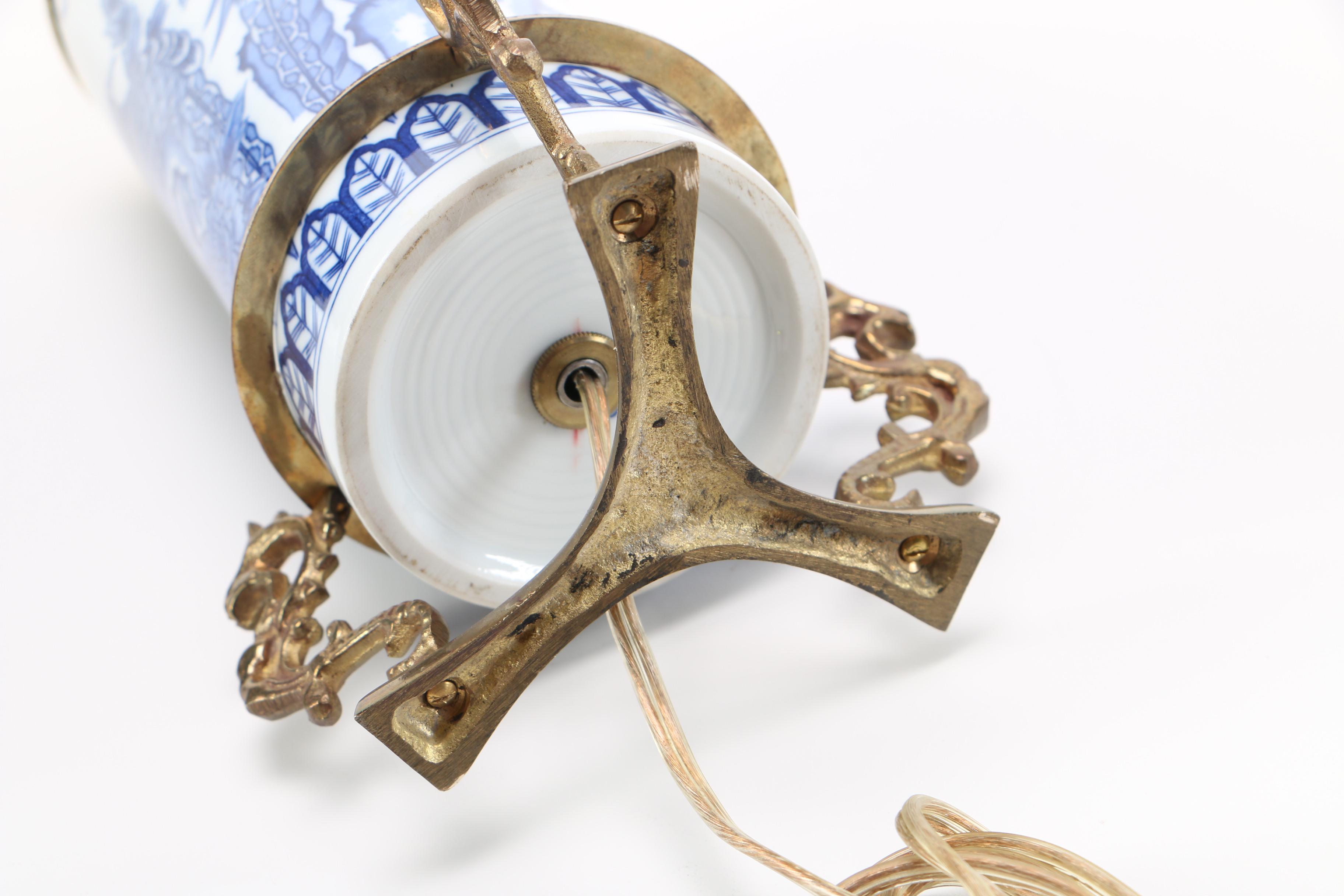 Toile Blue and White Ceramic Table Lamp