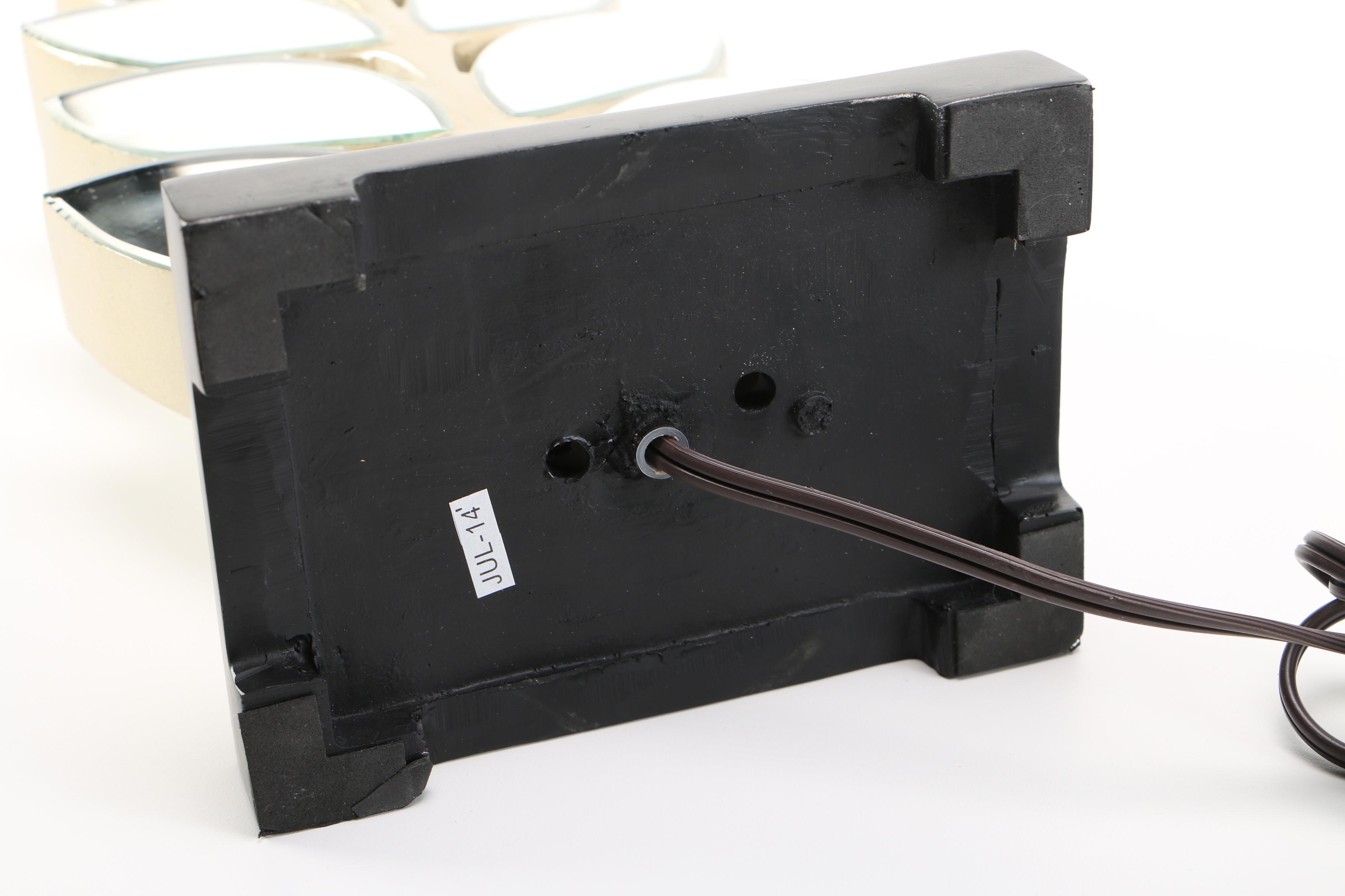 Gold Tone Leaf Table Lamp