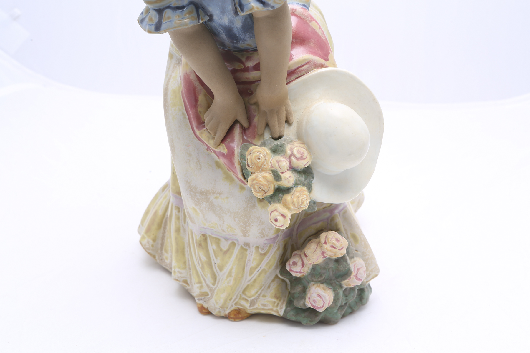 Lladró Gres Woman with Hat and Roses Figurine