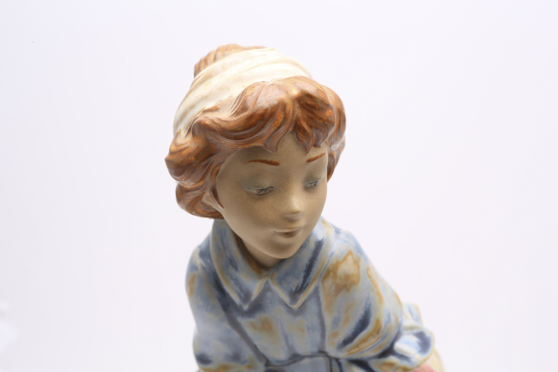 Lladró Gres Woman with Hat and Roses Figurine