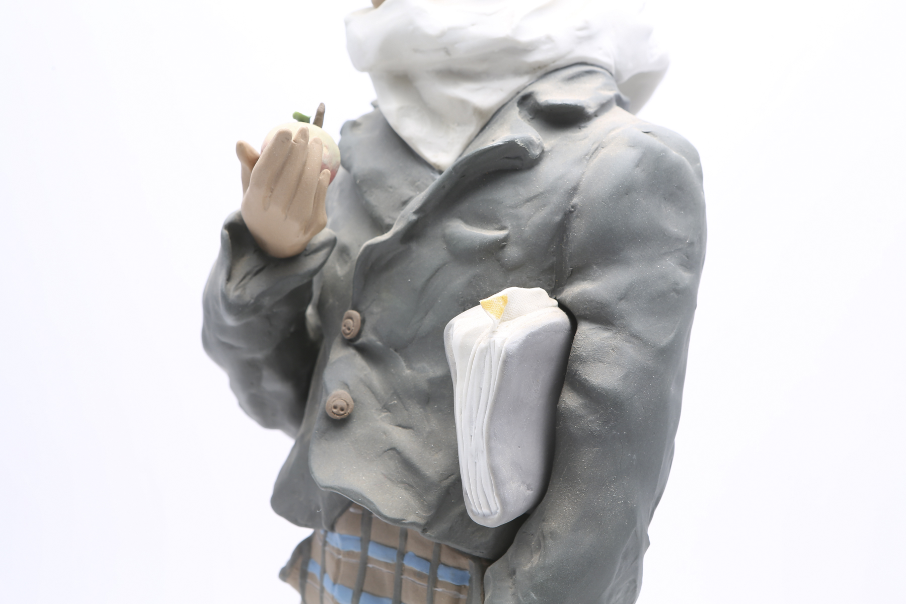 Lladró Limited Edition "Apple Seller" #1752 by Enrique Sanisidro