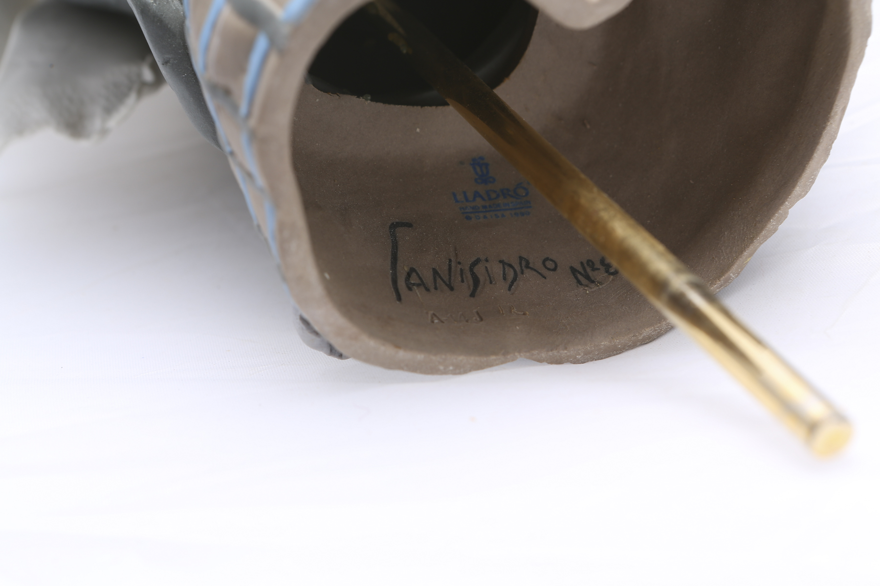 Lladró Limited Edition "Apple Seller" #1752 by Enrique Sanisidro