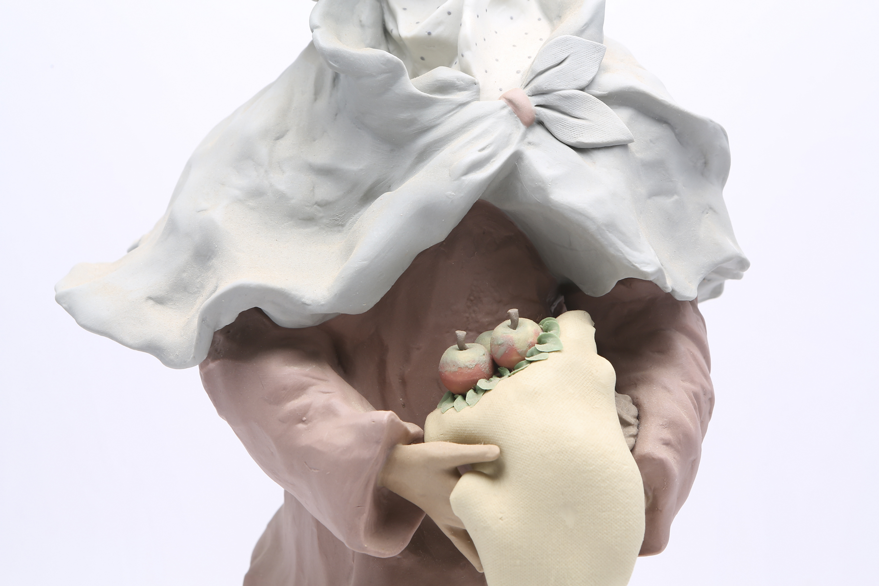 Lladró Limited Edition "Maggie" # 1751 by Enrique Sanisidro