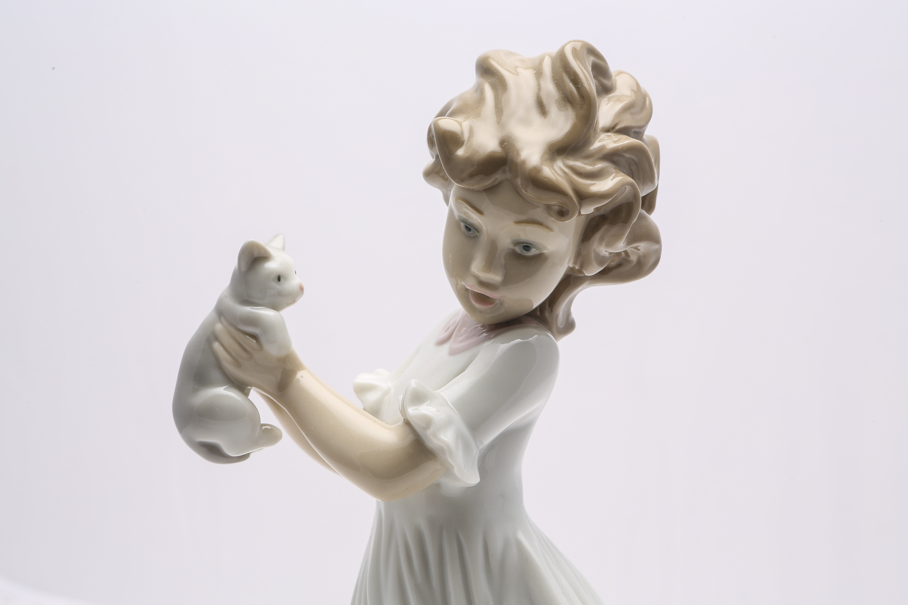 Lladró "Kittens Gathering" Figurine #6941