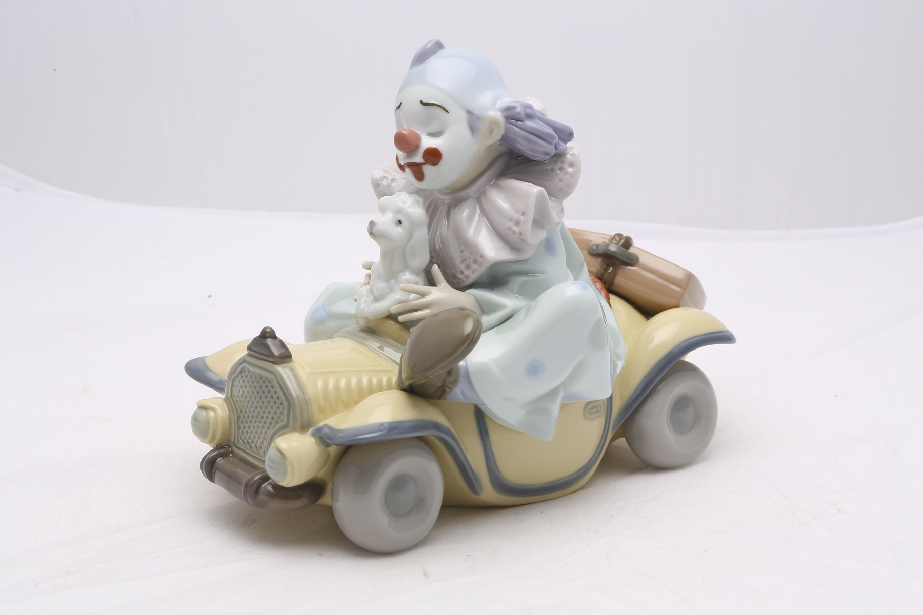 Lladró Privilege Society "Trip to the Circus" Figurine #8136