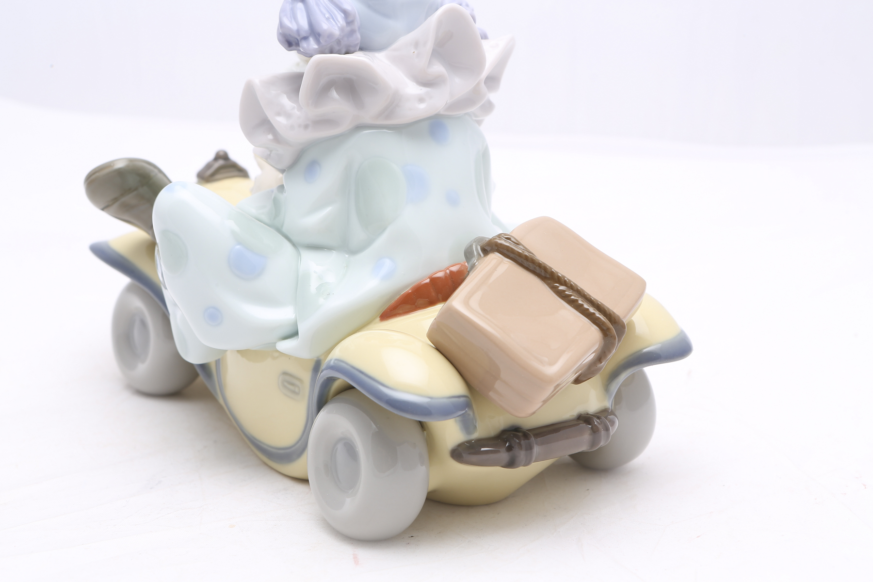 Lladró Privilege Society "Trip to the Circus" Figurine #8136