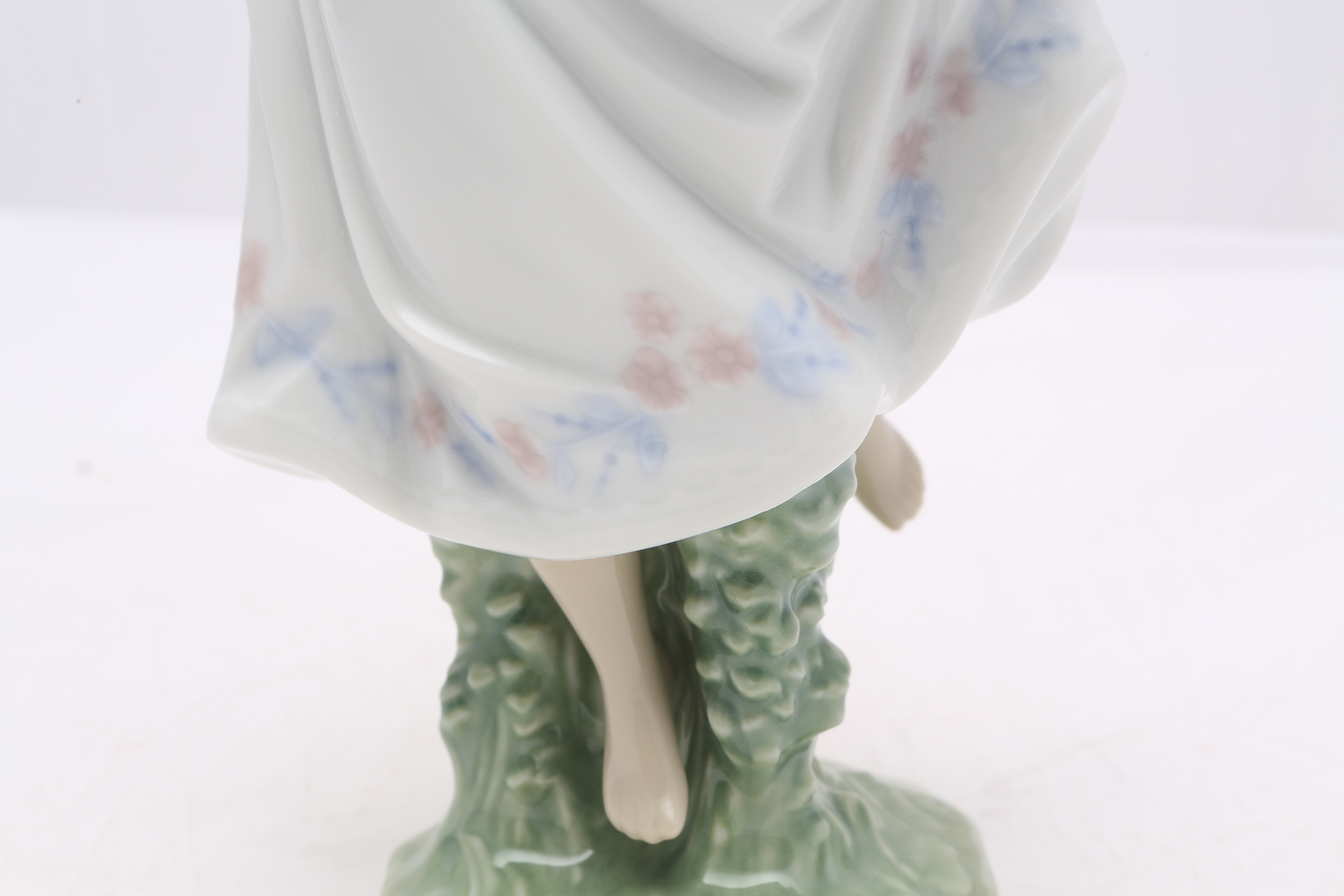 Lladró "Garden Dance" Figurine #6580