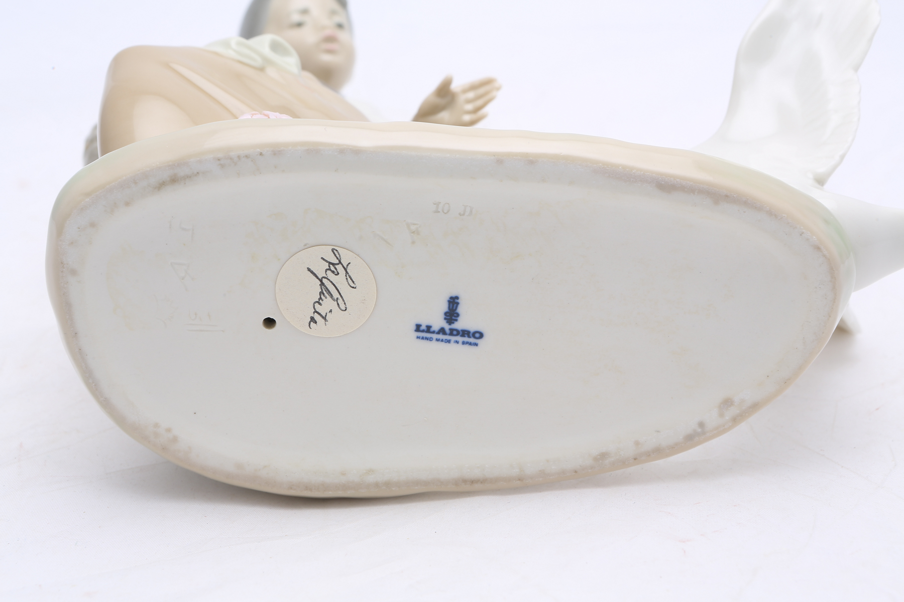 Lladró "Aggressive Goose Chasing Girl" Figurine #1288