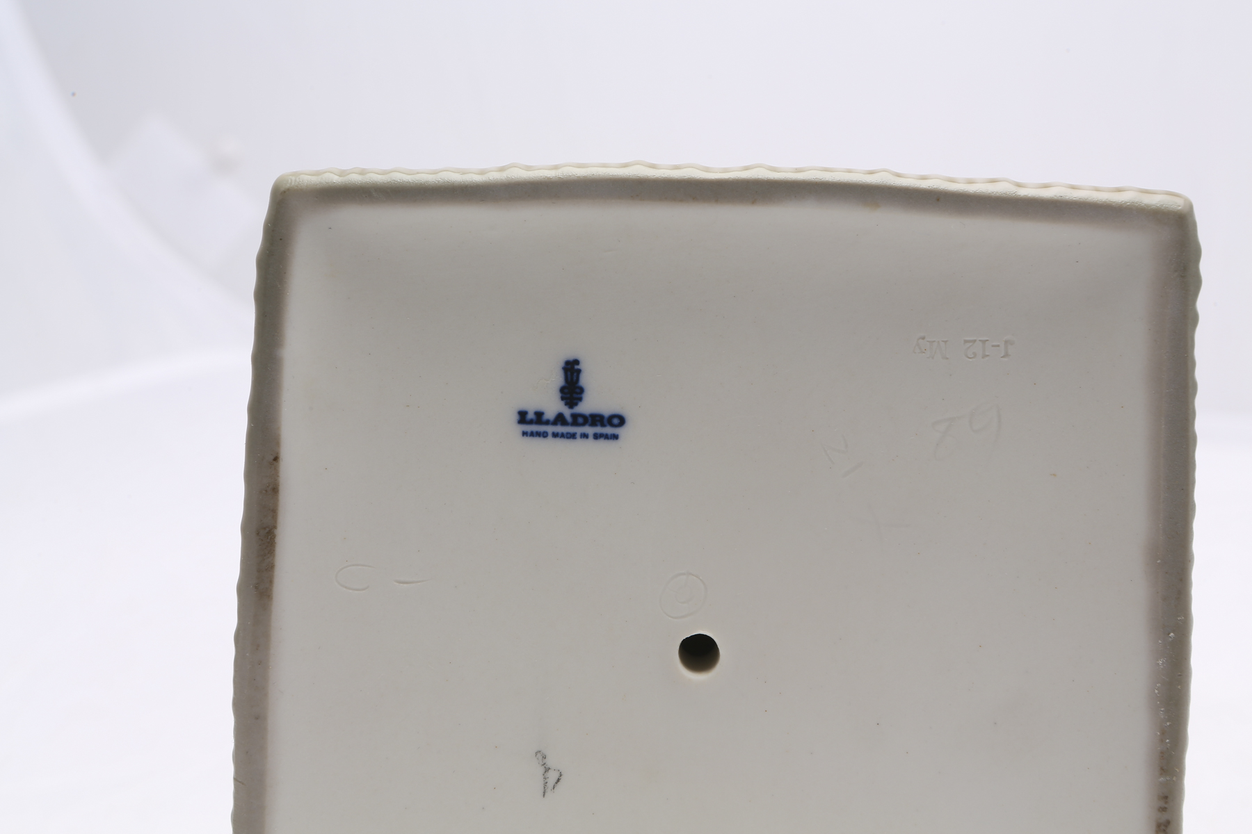 Lladró "Japanese Girl Decorating" Figurine #4840