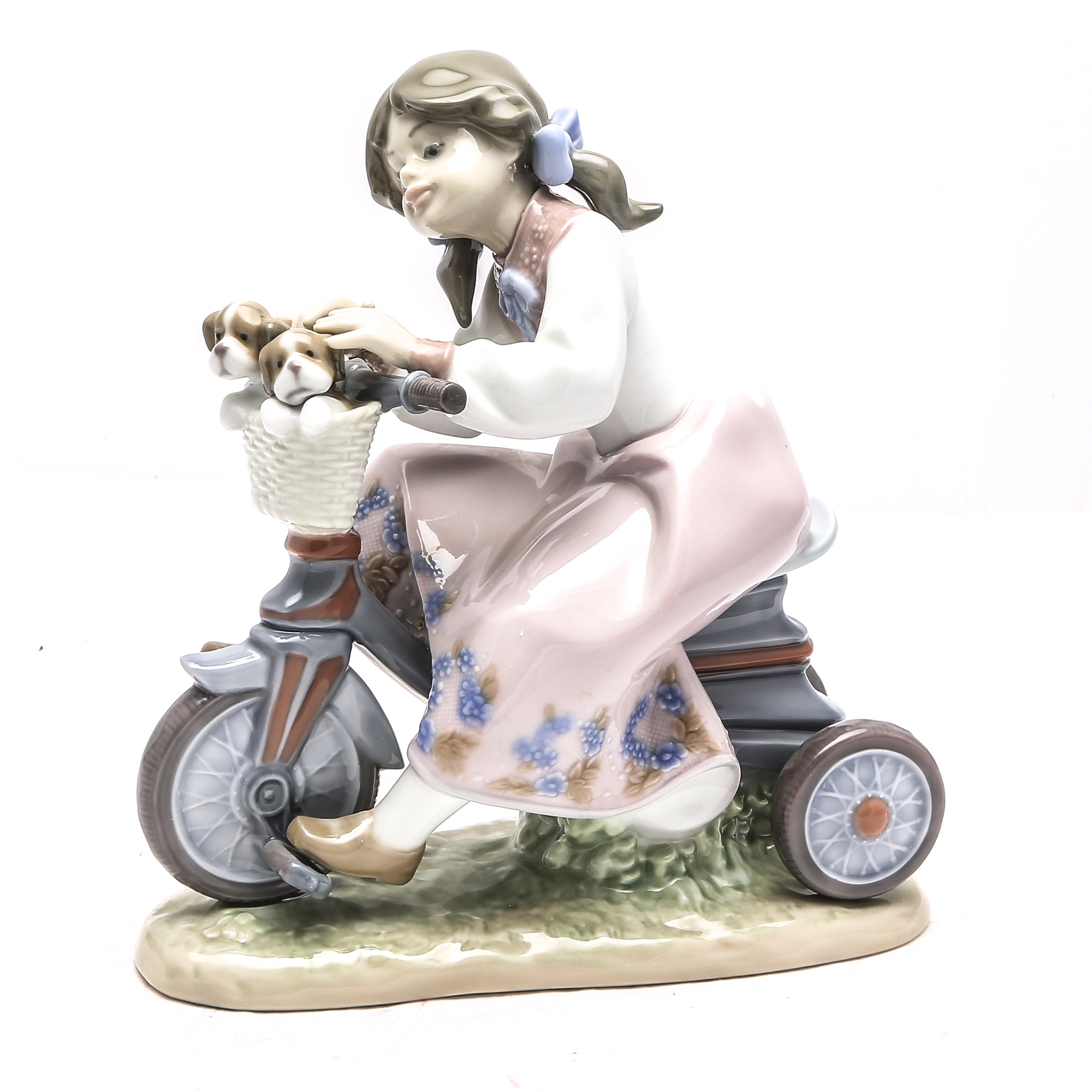 Lladró "Traveling in Style" Figurine #5680