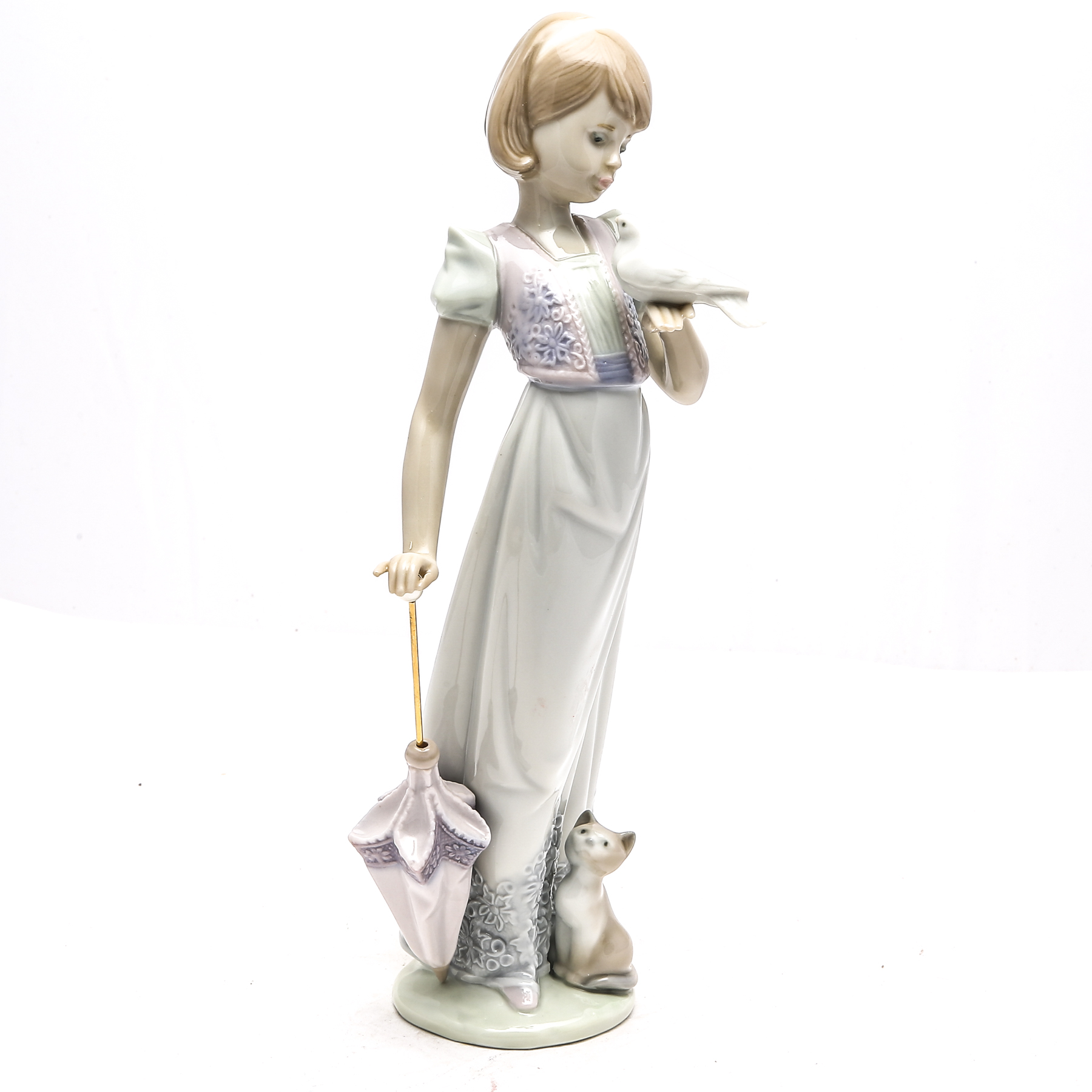 Lladró "Summer Stroll" Figurine #7611