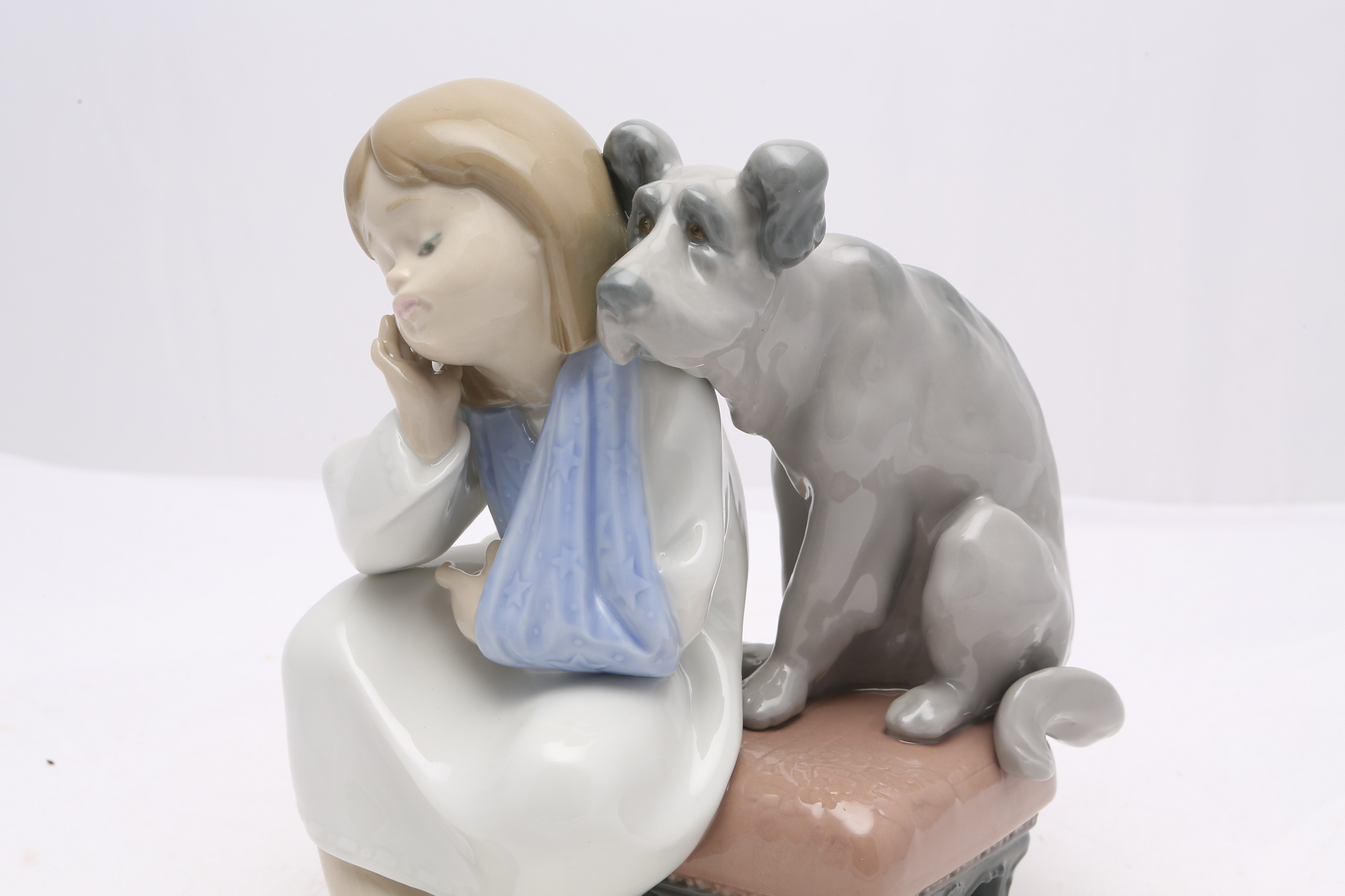 Lladró "We Can't Play" Figurine #5706