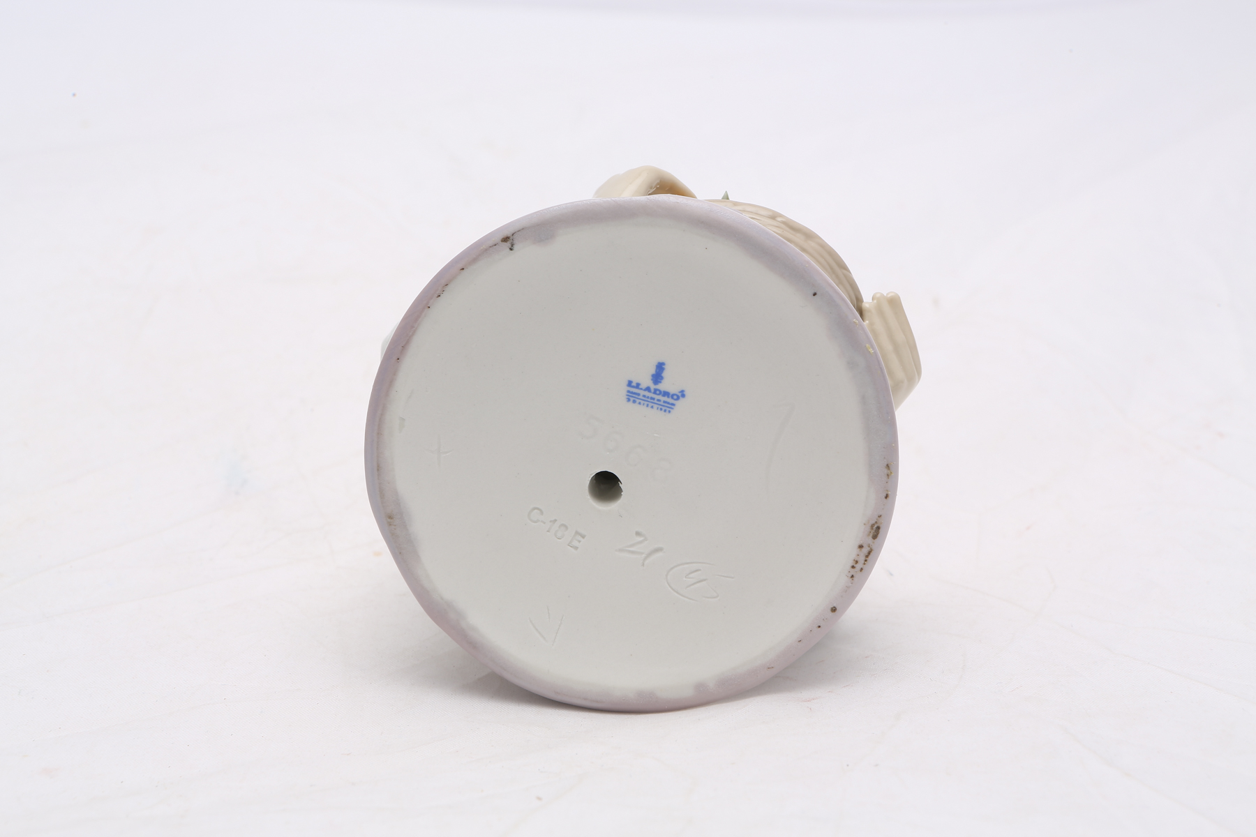 Lladró "Valencian Harvest" Figurine #5668