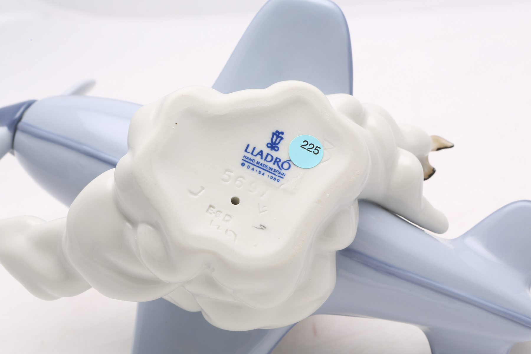 Lladró "Over the Clouds" Figurine #5697