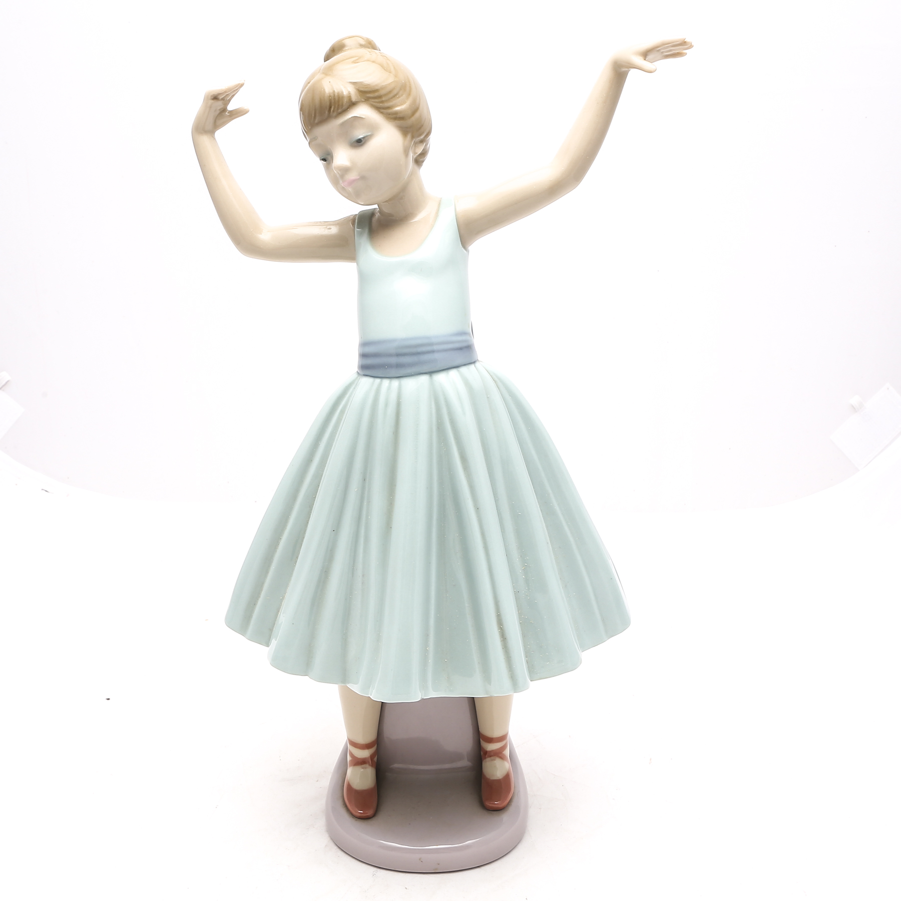 Lladró "Ballet First Step" FIgurine #5094