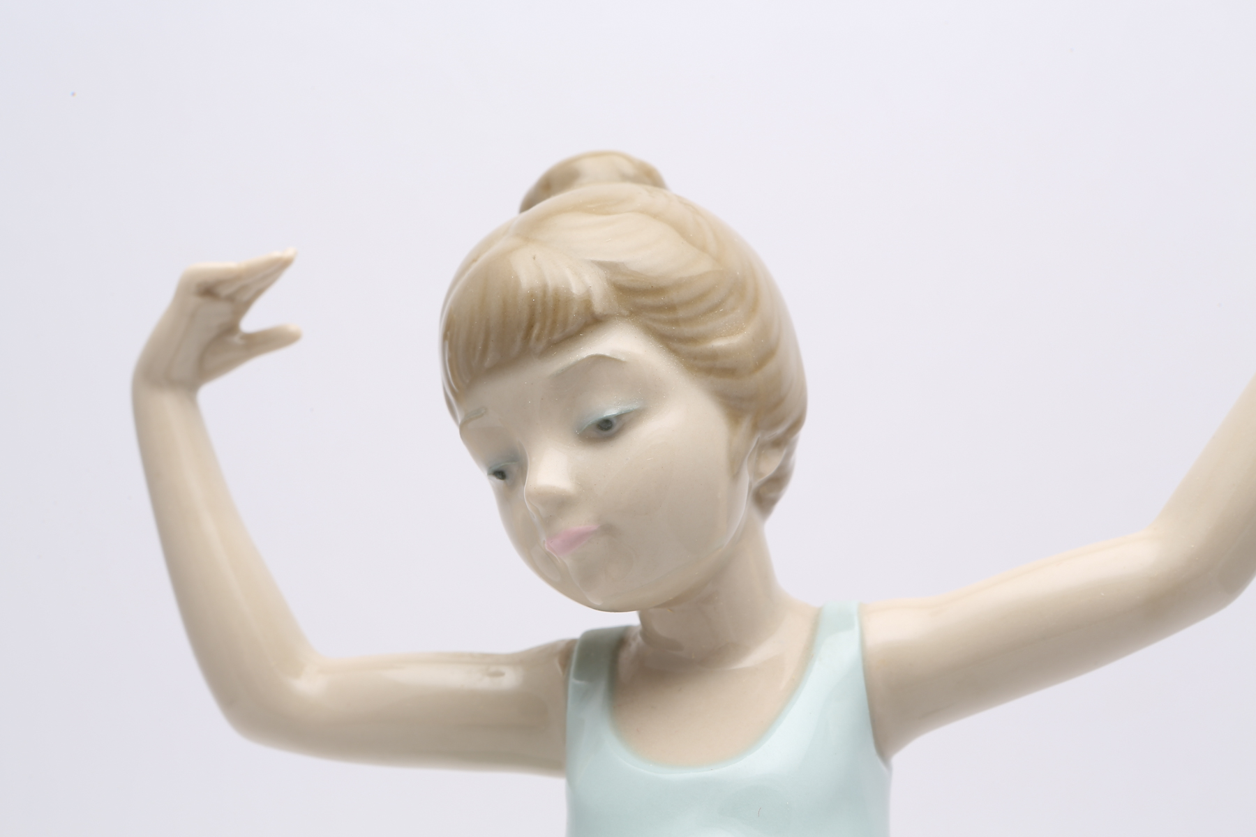 Lladró "Ballet First Step" FIgurine #5094