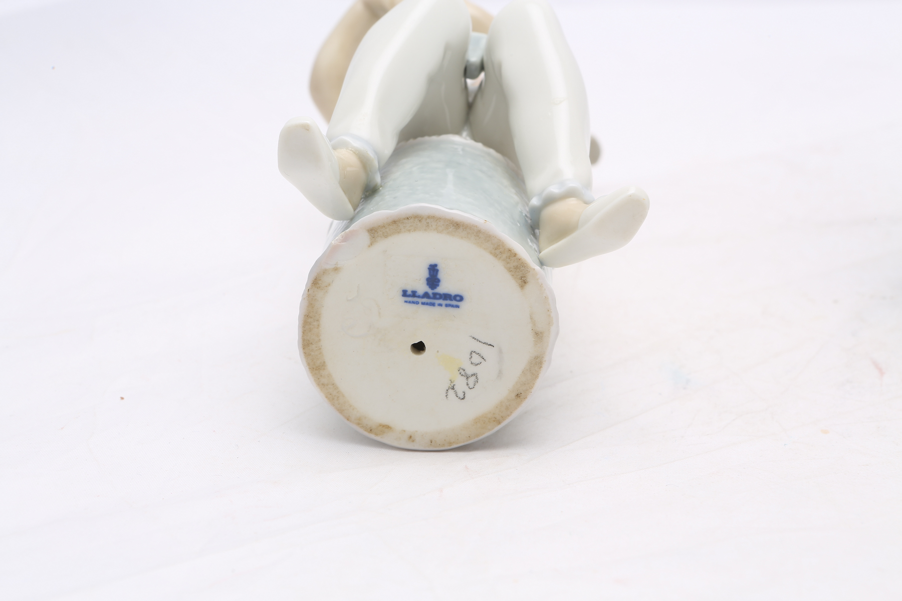 Lladró "Girl with Brush" #1081 and "Girl Manicuring" #1082