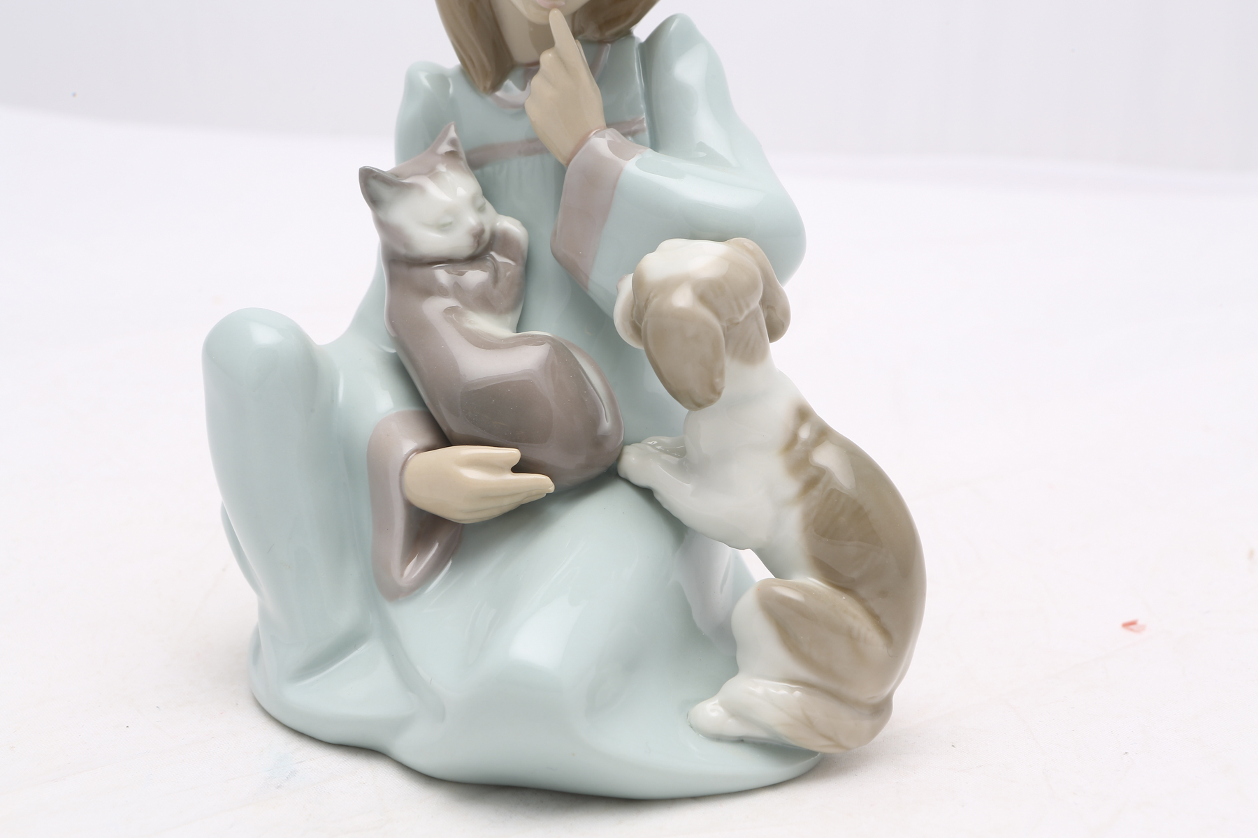 Lladró "Cat Nap" Figurine #5640