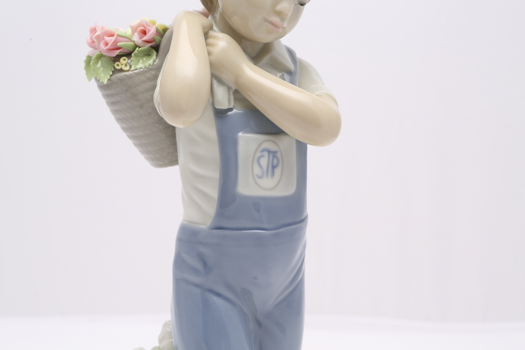 Lladró "Flowers on the Back" Figurine #1286