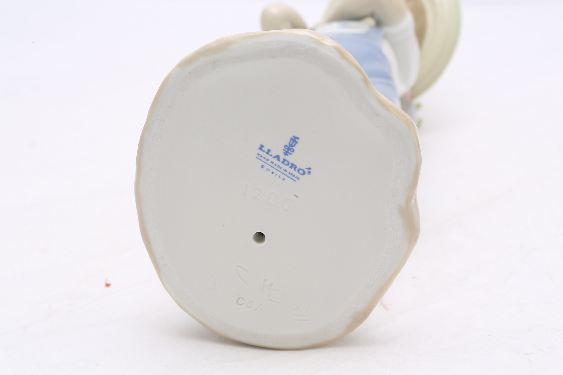 Lladró "Flowers on the Back" Figurine #1286