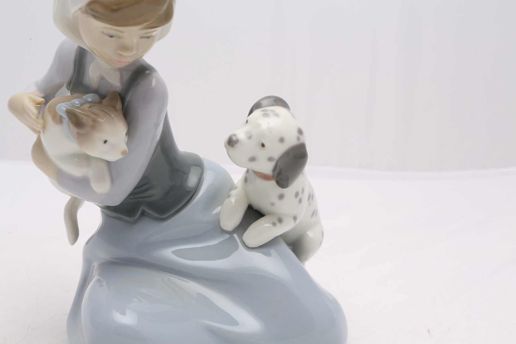 Lladró "Dog and Cat" Figurine #5032