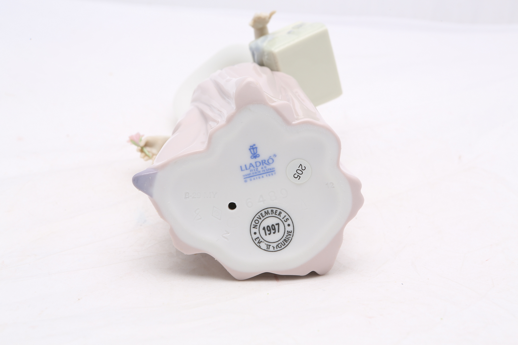 Lladró "Tailor Made" Figurine #6489