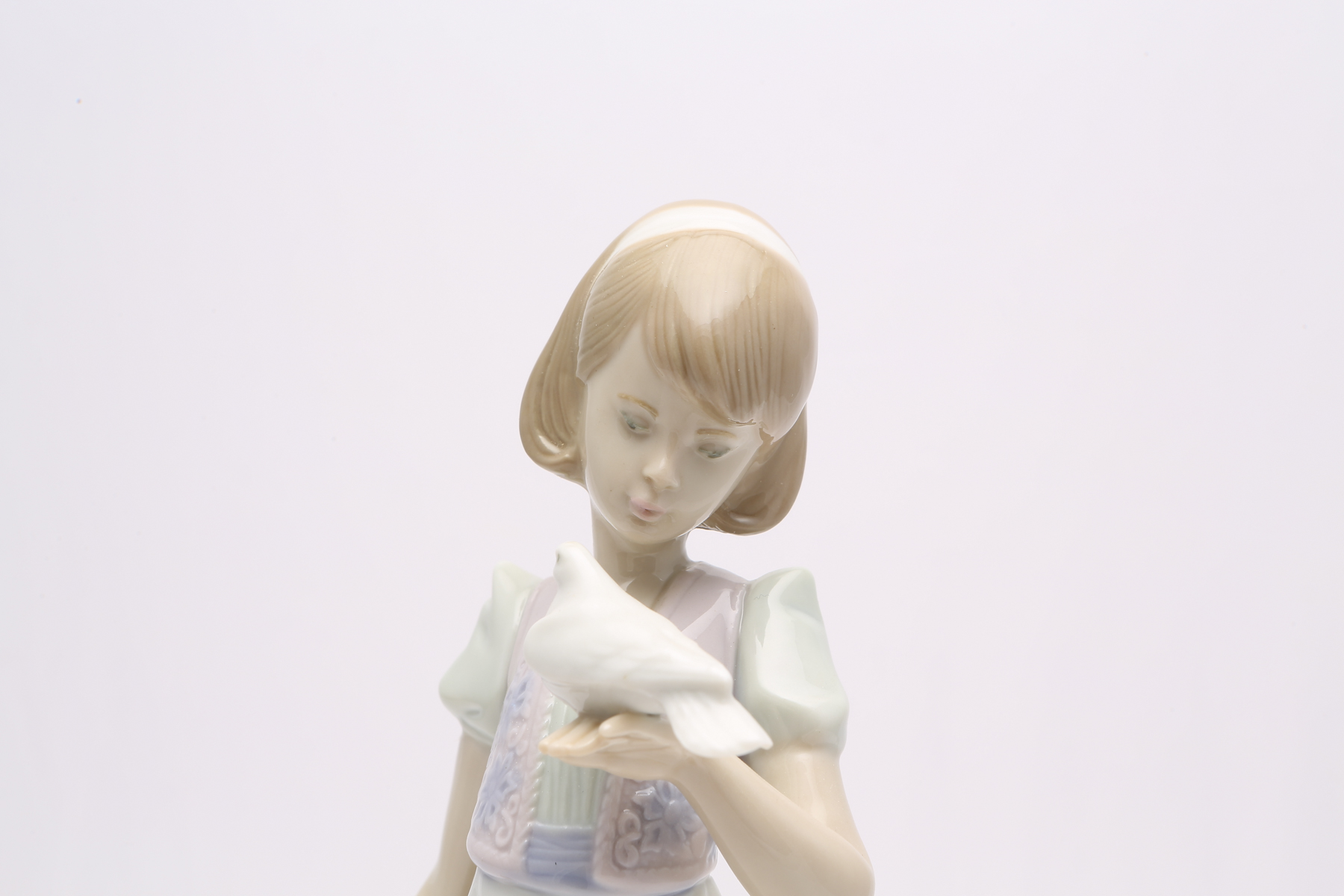 Lladró "Summer Stroll" Figurine #7611