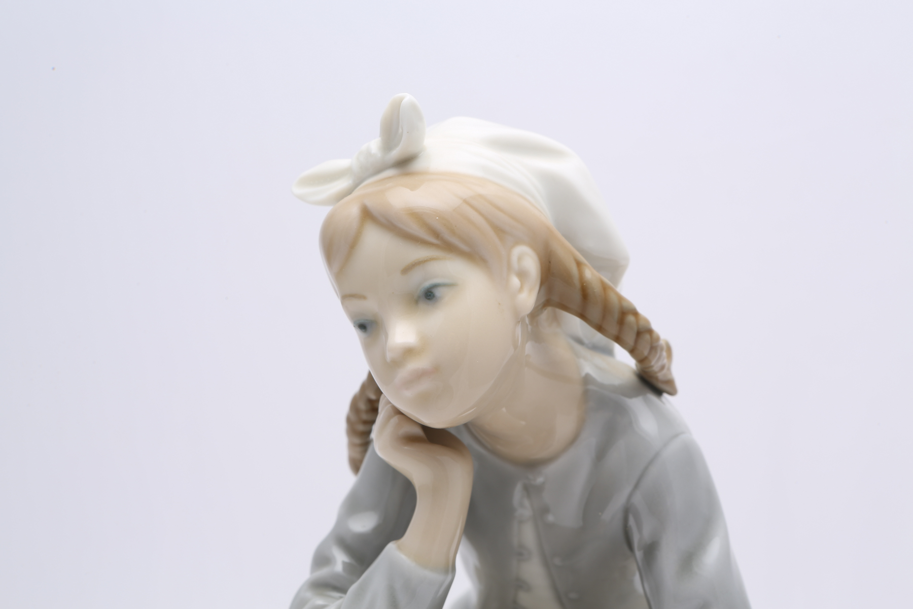 Lladró "Girl with Doll" Figurine #1211