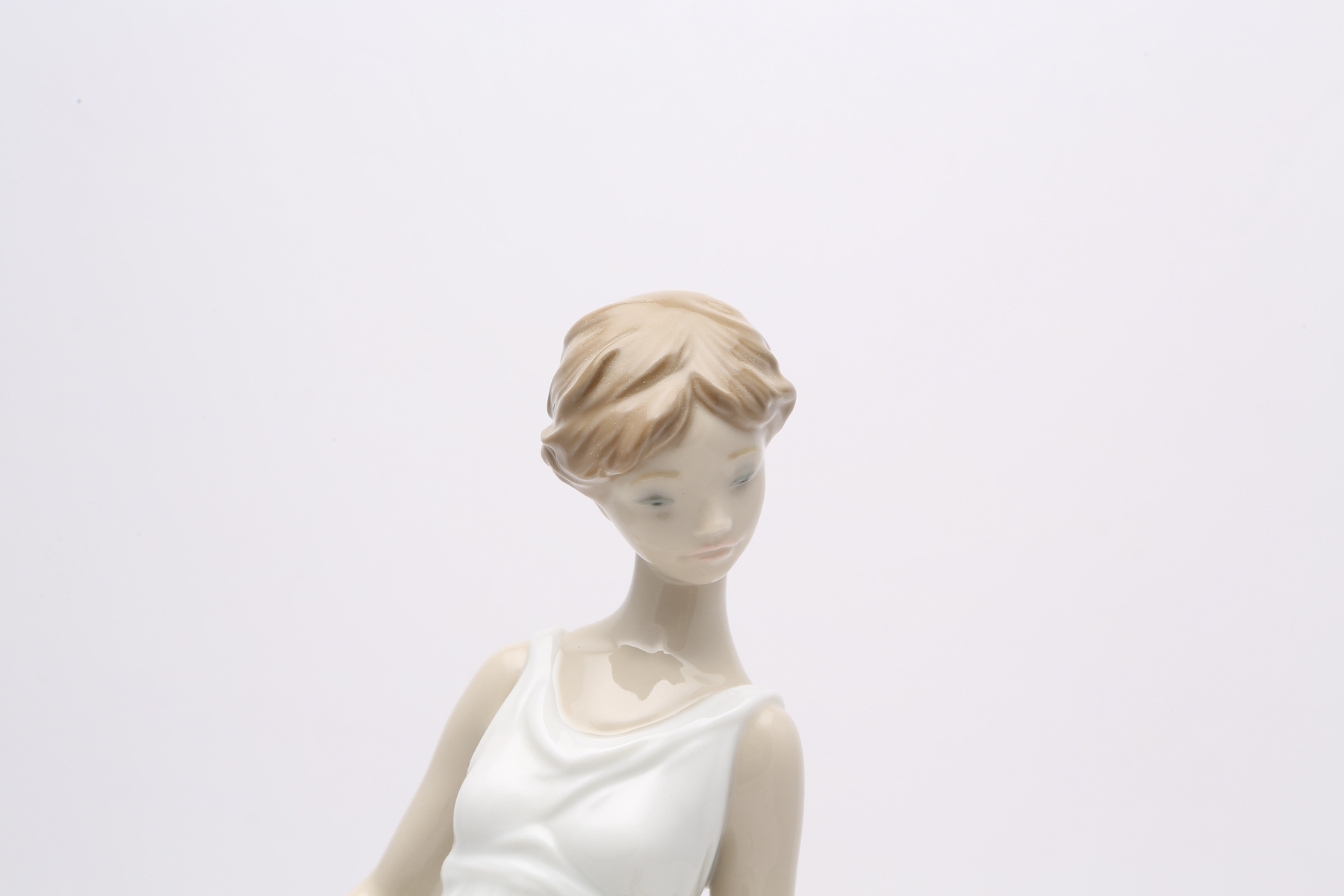 Lladró "Flowers for a Goddess" #7709