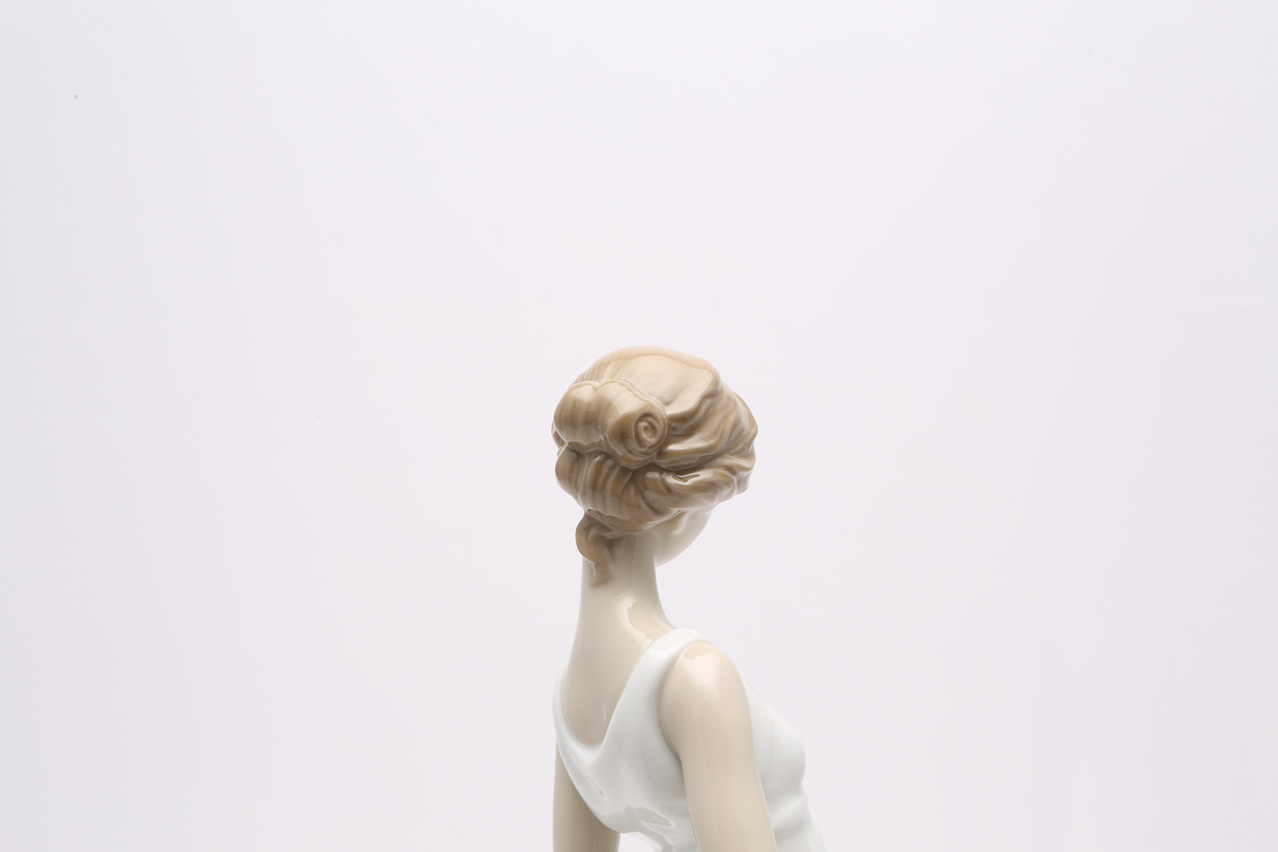 Lladró "Flowers for a Goddess" #7709