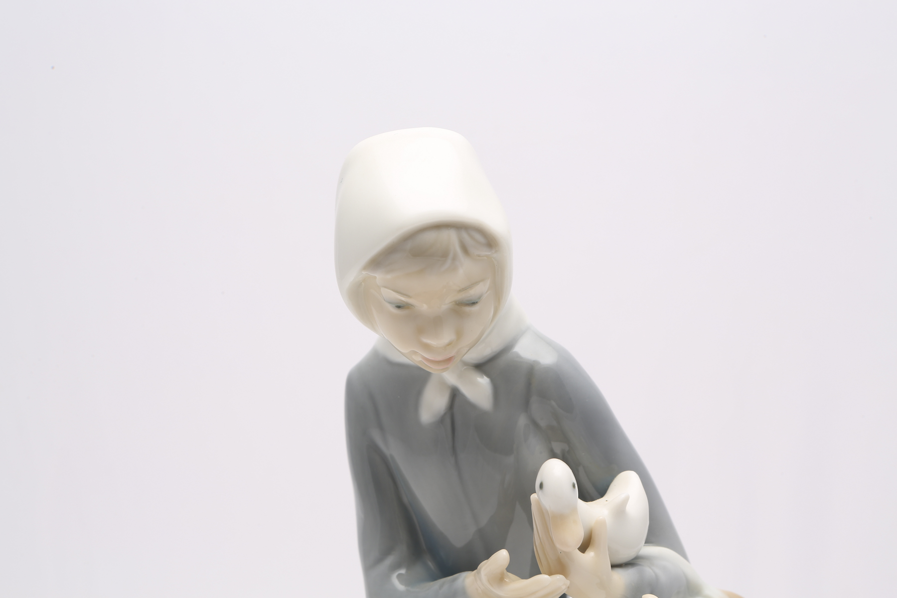 Lladró "Shepherdess with Ducks" Figurine #4568