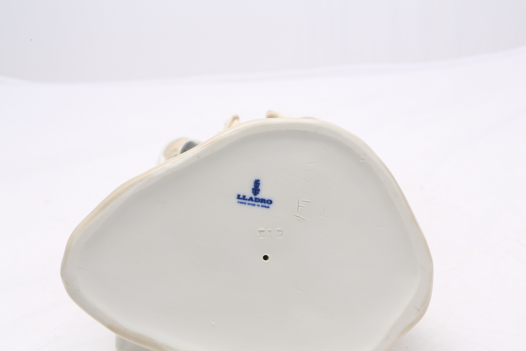 Lladró "Shepherdess with Ducks" Figurine #4568