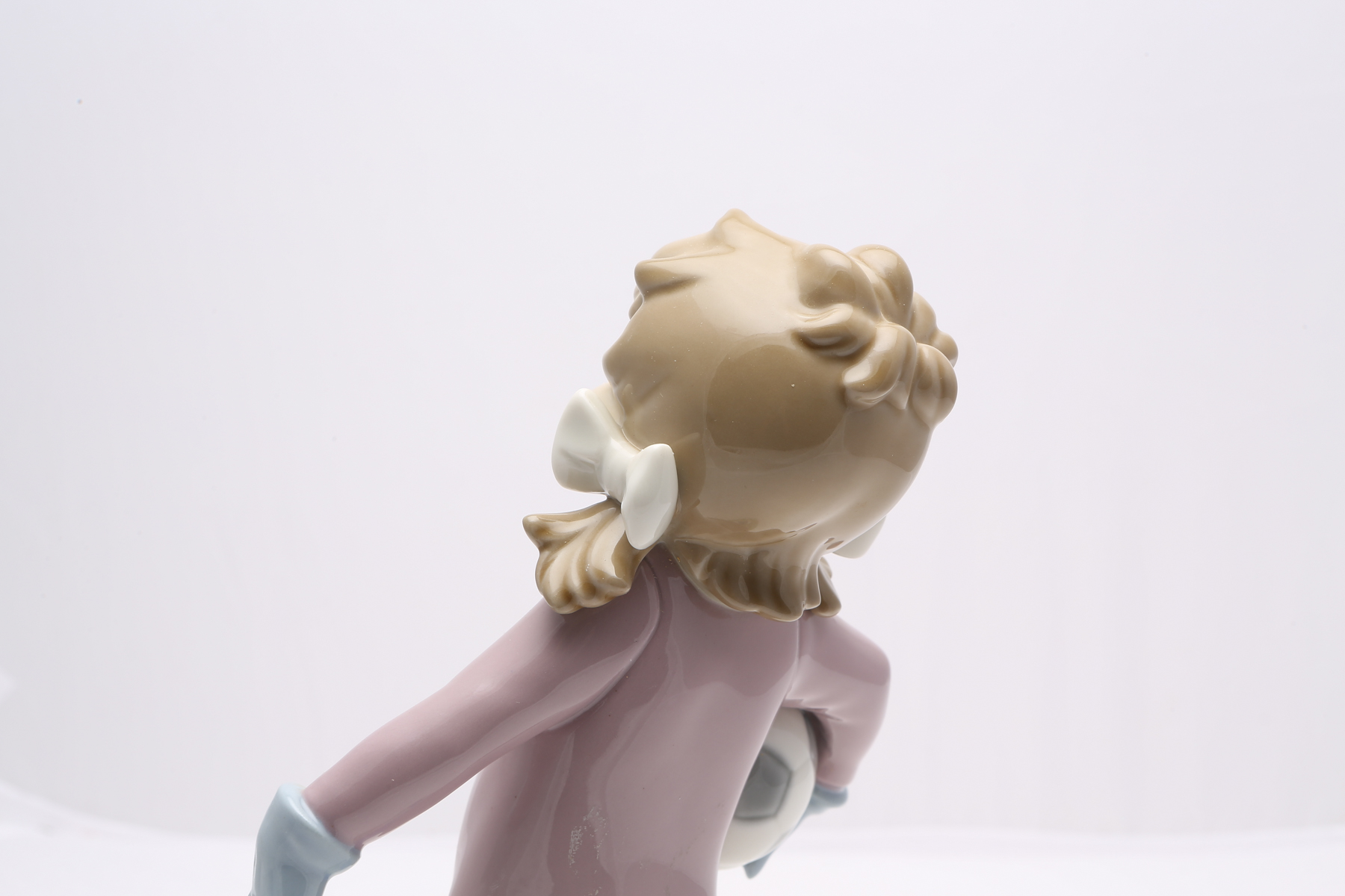 Lladró "Fine Melody" Figurine #5585