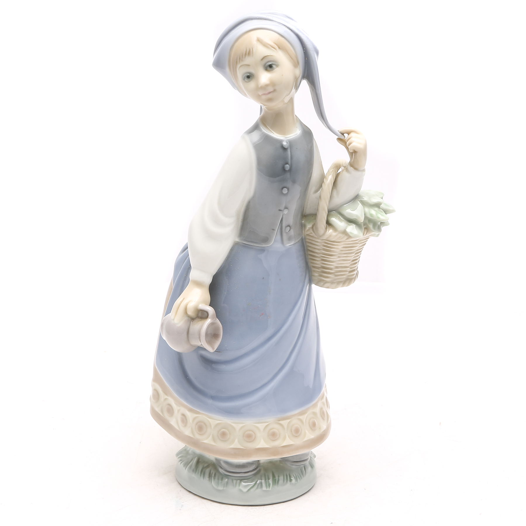 Lladró "Woman with Scarf " Figurine #5024