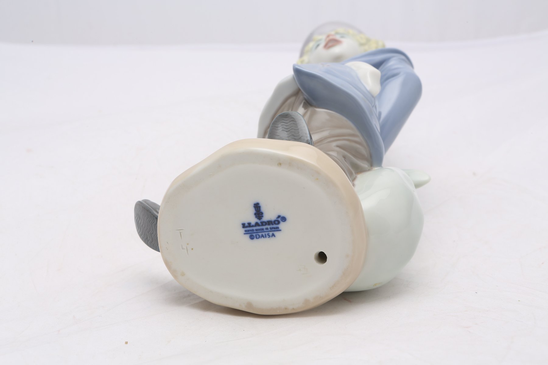 Lladró "Little Traveler" Figurine #7602