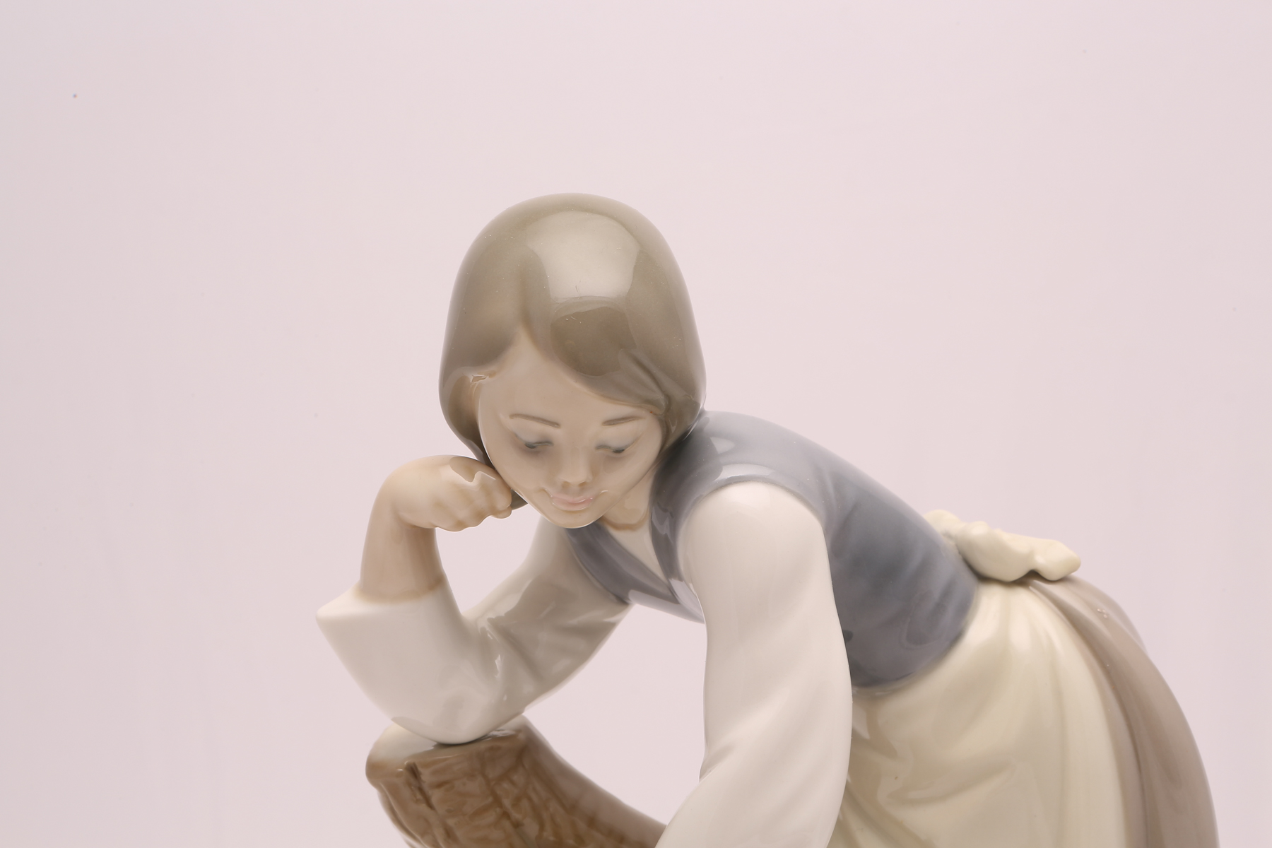 Lladró "Caress and Rest" Figurine #1246