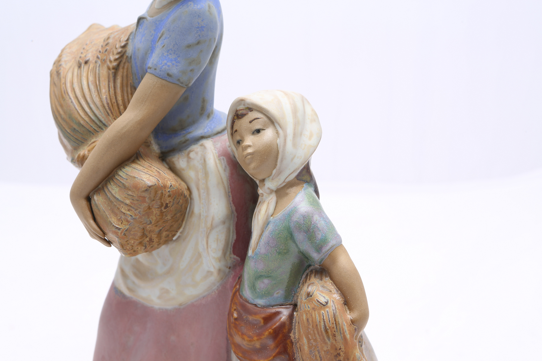 Lladró Gres "Girls Collecting Wheat" Figurine #2098