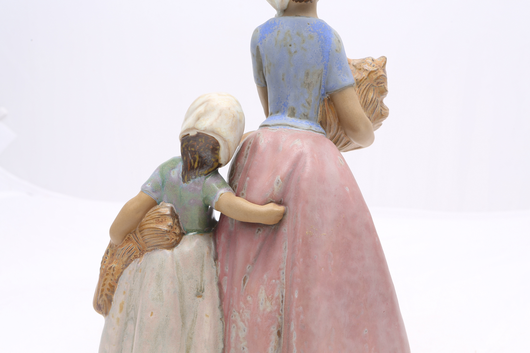 Lladró Gres "Girls Collecting Wheat" Figurine #2098