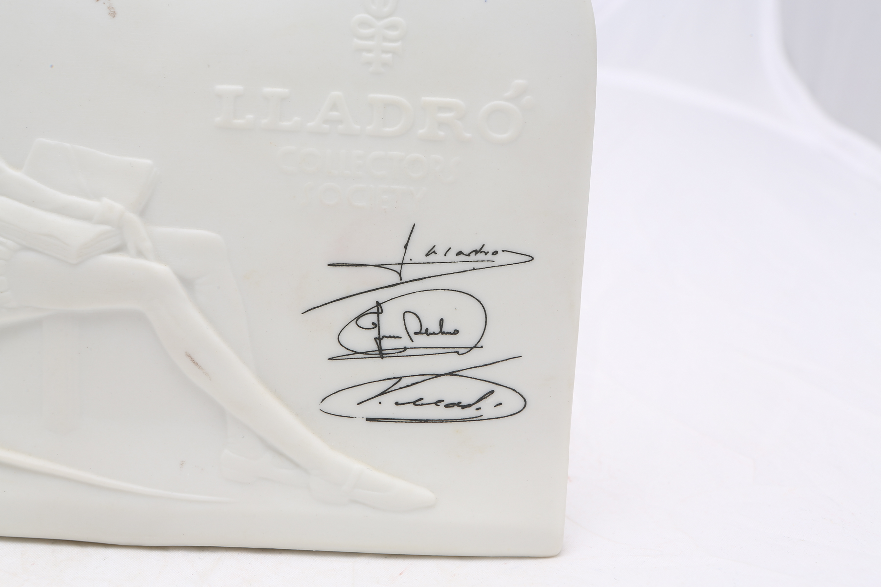 Pair of Lladró Collector's Society White Bisque Plaques