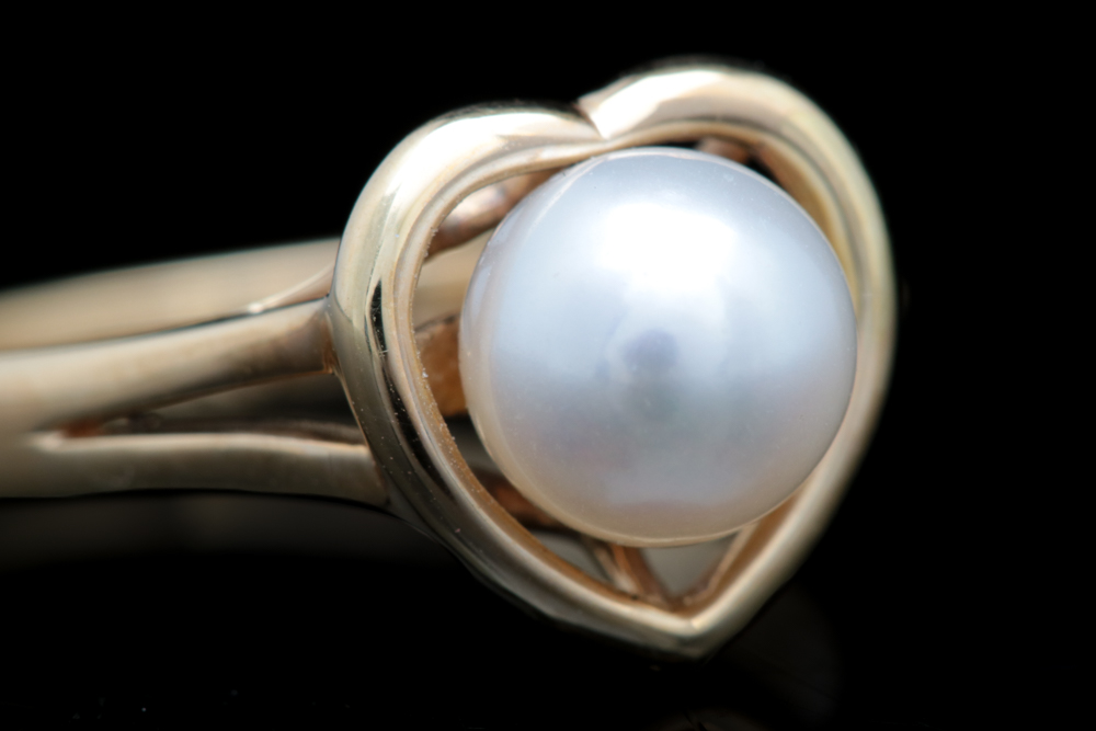 14K Yellow Gold and Pearl in Heart Ring