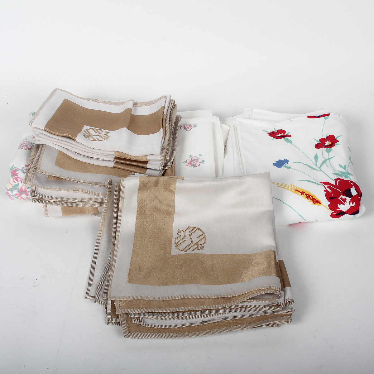 Tablecloths and Napkins Assortment