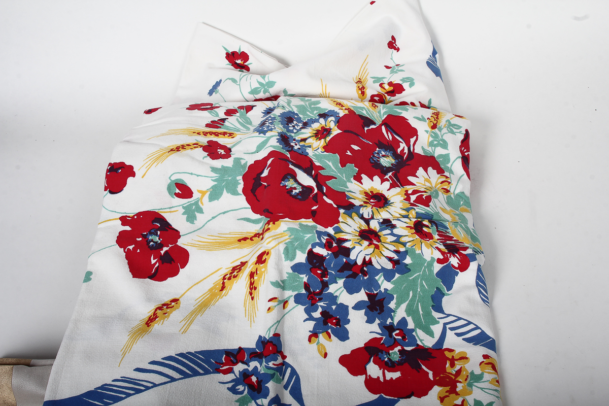 Tablecloths and Napkins Assortment