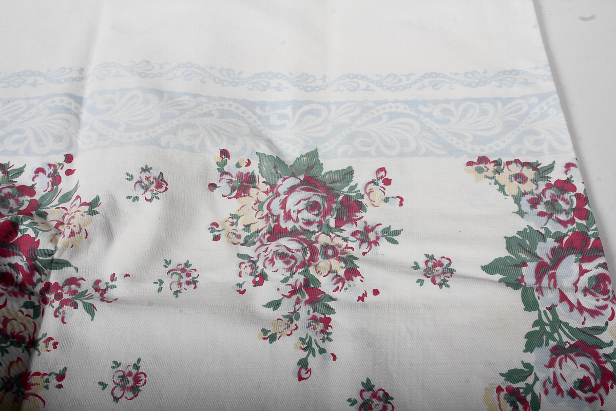 Tablecloths and Napkins Assortment
