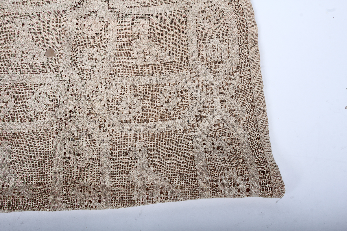 Vintage Pulled Thread Dresser Scarf