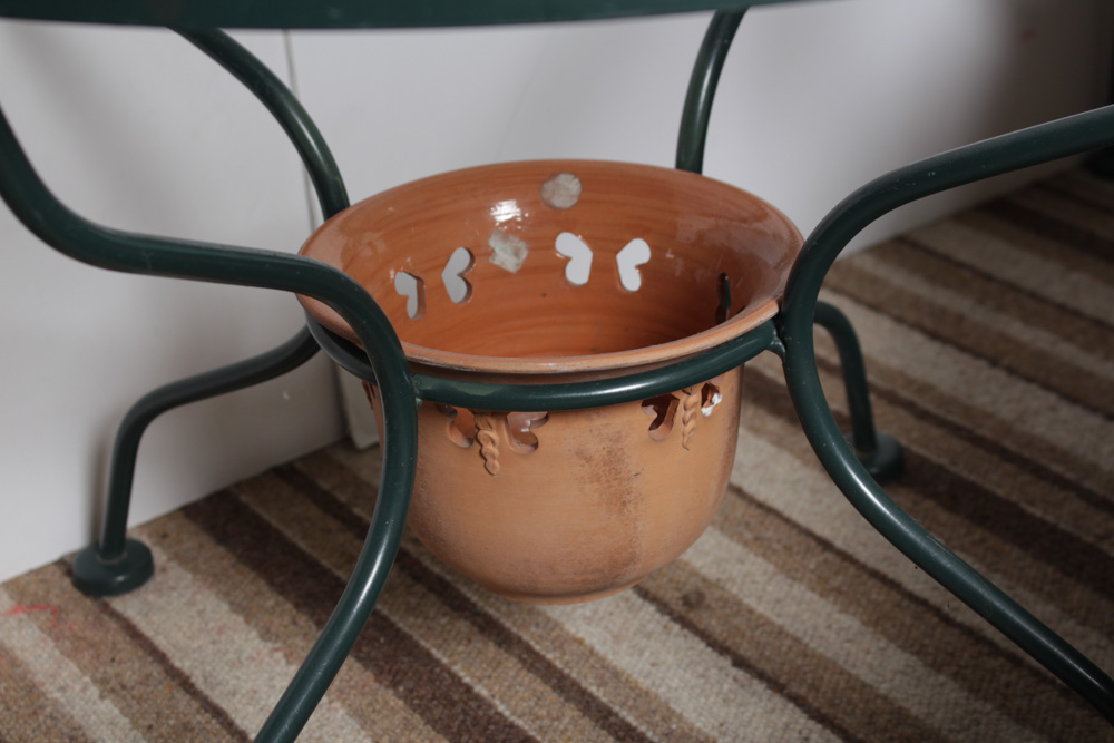 Vintage Chaise Lounge Patio Chair and Accent Table