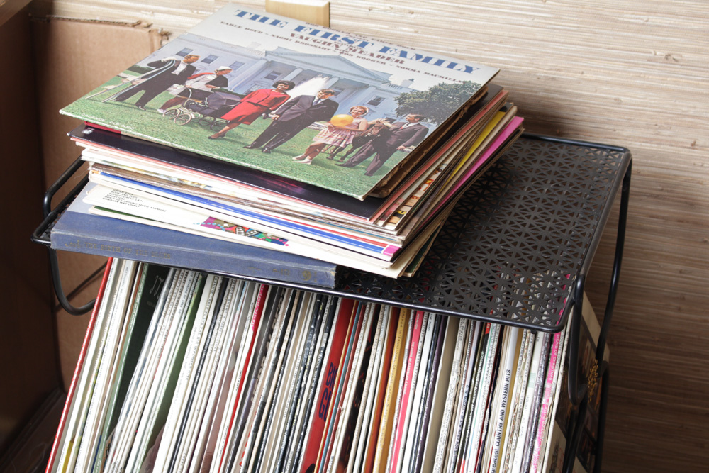 Mid Century Modern Record Stand With 75 Records